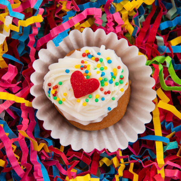 Tiny cupcake 2 layer with buttercream top and heart